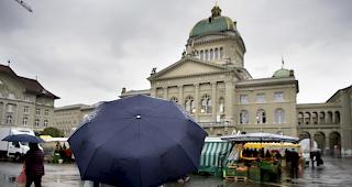 Analyse.&nbsp;Die Einwohner des Kantons Zug tragen mit rund 24'800 Franken pro Kopf mit Abstand am meisten zu den Bundeseinnahmen bei, w&auml;hrend die Einwohner des Kantons Wallis mit gut 5'300 Franken den geringsten Beitrag aller Kantone leisten.