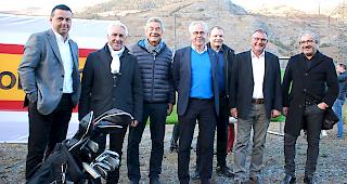 Verwaltungsr&auml;te und Clubvorstand freuen sich, dass es mit dem Bau des neuen Clubhauses und dem Golfhotel jetzt losgeht.