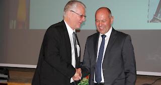 Beim traditionellen &laquo;Amici-Treffen&raquo; konnte Obmann Tony Jossen (links) auch den Kommandant der Schweizergrade Oberst Christoph Graf begr&uuml;ssen. 