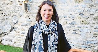 Engagiert. Isabella Kellenberger vertritt das Oberwallis im Vorstand der Union der Walliser Selbsteinkellerer.