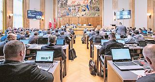 Mit Ausnahme der FDP und der SVPU wollen alle Fraktionen eine Neubeurteilung des Dossiers. (Archiv)