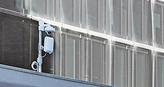 Fixe &Uuml;berwachungskamera beim Bahnhof Visp.