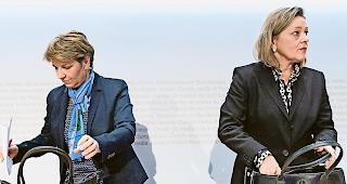 Packen zum Duell. Viola Amherd (links) und Heidi Z&rsquo;graggen am letzten Freitag nach ihrer Nominierung durch die CVP-Fraktion.