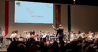 Am Schweizerischen Brass Band Wettbewerb in Montreux erspielte sich die Brass Band L&ouml;tschental am Samstag den Schweizer-Meister-Titel in der der 2. Kategorie.