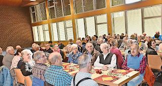 Dankesch&ouml;n. 84 Freiwillige aus dem Oberwallis trafen sich in Ausserberg zum &laquo;Dankesch&ouml;n-Tag&raquo; von &laquo;Benevoles Valais-Wallis&raquo;.