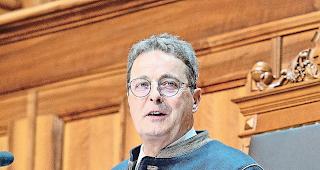 Gefeiert. St&auml;nderatspr&auml;sident Jean-Ren&eacute; Fournier wird heute zuerst in Visp und dann in Sitten empfangen.