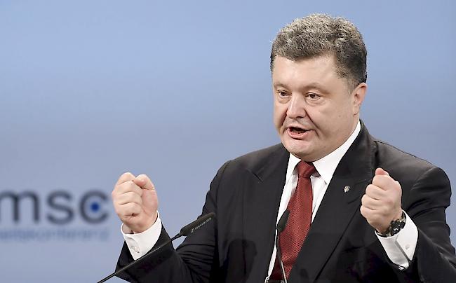 Der ukrainische Präsident Poroschenko rüstet verbal auf. 