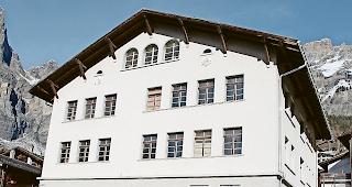 Der Standort. Die internationale Privatschule wird im alten Schulhaus untergebracht. Dieses wird bis zur Er&ouml;ffnung des Schulbetriebes im August 2020 renoviert.