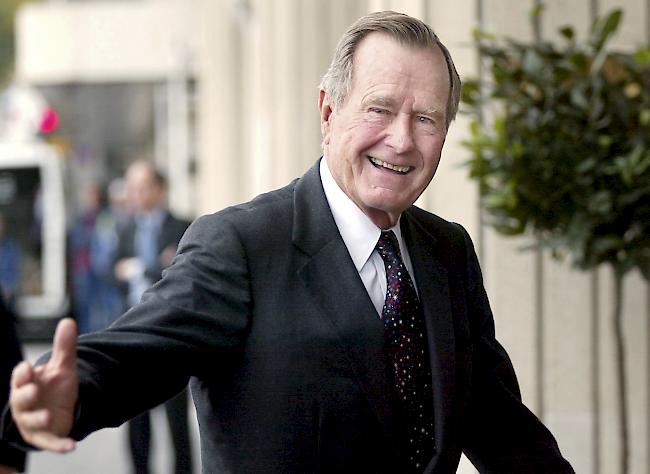 Legende. Der frühere US-Präsident George H. W. Bush ist tot. Er starb im Alter von 94 Jahren, wie ein Sprecher der Familie in der Nacht auf Samstag via Twitter mitteilte.