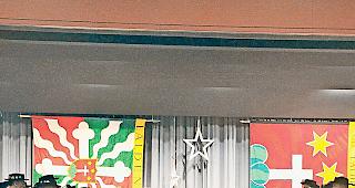 Folklore. Gute Unterhaltung in der Mehrzweckhalle.