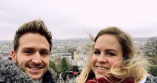 &laquo;Ich und meine Schwester Ines (26) im Quartier Montmartre, mit Blick &uuml;ber Paris&raquo;