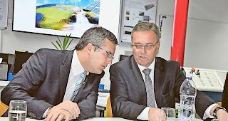 Ambitioniert. Leiter Pierre Roduit (links) und Staatsrat Roberto Schmidt wollen das Institut zur &laquo;ersten Anlaufstelle f&uuml;r alle Anliegen zum Thema Energie&raquo; machen.