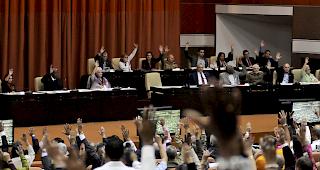 Erneute &Uuml;berarbeitung. Die derzeitige Verfassung stammt aus dem Jahr 1976 und wurde bereits 1992 und 2002 &uuml;berarbeitet.