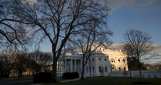 Der Pr&auml;sident musste seinen Florida-Trip absagen und harrt nun ganz allein im Weissen Haus aus.