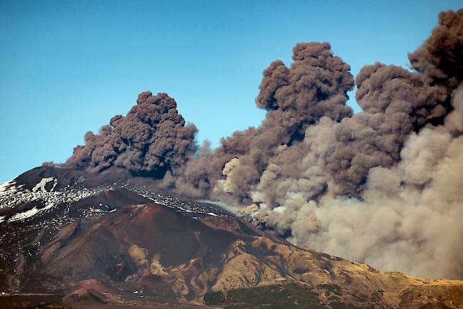 Der 3300 Meter hohe Ätna ist der grösste aktive Vulkan Europas. 