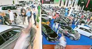 Bewegt. Die Verk&auml;ufe von Autos sind auf dem Niveau des Vorjahres.