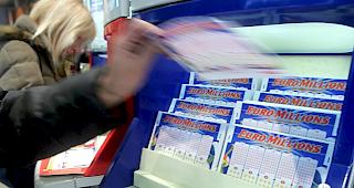 Ein Lottospieler aus Grossbritannien hat den Hauptgewinn von 130 Millionen Euro bei der Euromillions-Ziehung geknackt.  