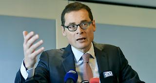 Kandidatur f&uuml;r den St&auml;nderat. Roger K&ouml;ppel am 3. Januar an einer Medienkonferenz in Z&uuml;rich.