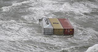 Havarie. Die &laquo;MSC Zoe&raquo; hatte vergangene Woche auf dem Weg von Antwerpen nach Bremerhaven die Container verloren, unter ihnen zwei mit gef&auml;hrlicher Ladung.