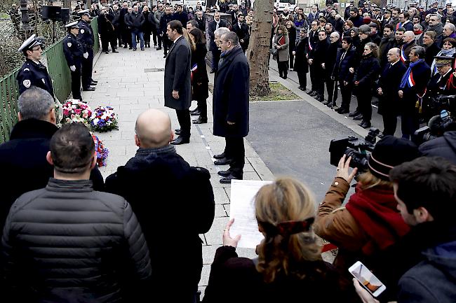 Vier Jahre danach. Französische Politiker gedenken in Paris den Opfern des Terroranschlages auf das Satiremagazin «Charlie Hebdo».