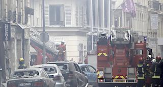 Explosion in B&auml;ckerei. Journalisten vor Ort sagten im Fernsehen, die Szenerie sehe aus wie nach einem Bombenangriff. Das Gebiet wurde weitr&auml;umig abgesperrt.