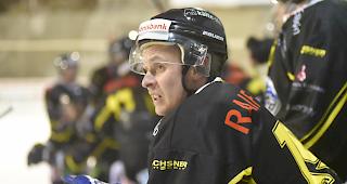 Steve Gn&auml;dinger und der EHC Saastal spielen am Samstagabend in Brig-Glis. 