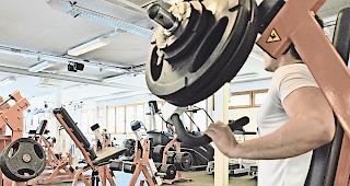 K&ouml;rperkult. Im OSG&thinsp;&thinsp;24 in Glis werden weiter Gewichte gestemmt, doch ist es beim &shy;Ableger der Schweizer Fitnesskette zu einem gewichtigen Wechsel gekommen . Fotos WB
