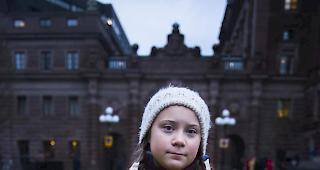 Mit ihr fing alles an. Die 16-j&auml;hrige Schwedin Greta Thunberg streikt vor dem schwedischen Parlament in Stockholm.
