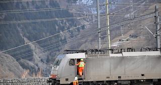 Bremsachsen. Heiss gewordene Achsen f&uuml;hrten zu kleineren Feuern an mehreren Waggons.