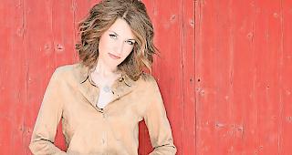 Sina singt in ihrem neuen Album &uuml;ber ihre Grossmutter: &laquo;Sie war fr&uuml;her wie ein Anker f&uuml;r mich.&raquo;Foto sina.ch