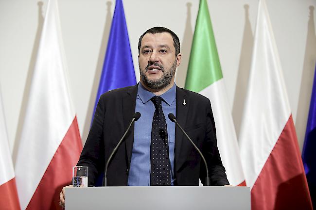 Provokation. Via Facebook richtet der italienische Innenminister Matteo Salvini harsche Kritik an Frankreichs Staatschef Emmanuel Macron.