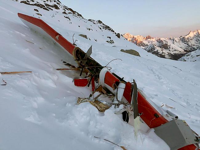 Sieben Tote. Ein Kleinflugzeug und ein Helikopter sind am Freitag über dem Rutor-Gletscher im Aostatal zusammengestossen.