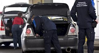 Z&ouml;llner haben in einem Personenwagen mehr als 40 Kilogramm M&uuml;nzgeld gefunden, das in die Schweiz geschmuggelt werden sollte. 