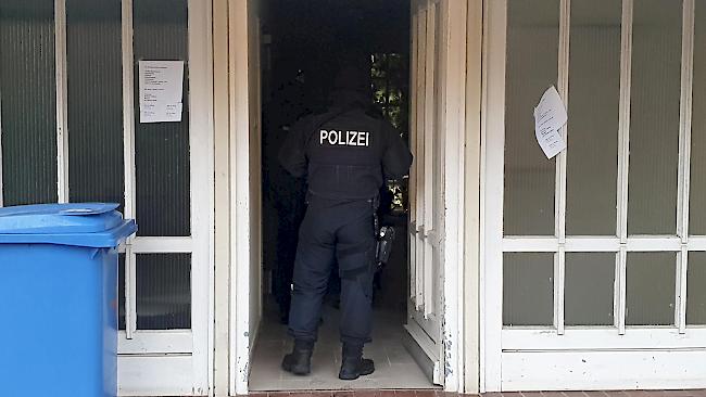 Drei Männer aus dem Irak unter Terrorverdacht: Polizei und Spezialeinheiten schlugen am Mittwoch ab 6.00 Uhr im Kreis Dithmarschen in Schleswig-Holstein zu.