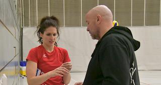 Sarah St&ouml;pfer und Trainer Marc-Antoine Boccali: Der VBC Visp verlor gegen Obwalden in vier S&auml;tzen.