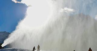 Schneesicher. Die Torrent-Bahnen AG will weiter in Beschneiungsanlagen investieren. Der Bezirkshauptort Leuk mischt nicht mit. (Symbolbild)