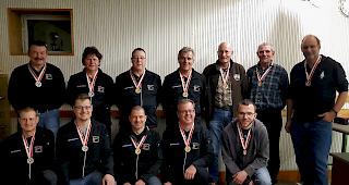 Siegertrio mit den Gruppen Stalden 1, Stalden 2 und Bagnes (es fehlen die Sch&uuml;tzen Jan Anthamatten, Damian Pousaz, Sylvan Venetz und Rinaldo Zumstein).