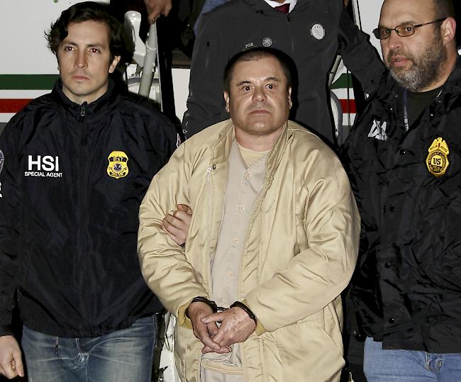 Verurteilt. Guzmán, der wegen seiner Körpergrösse von 1,64 Meter den Spitznamen «El Chapo» («der Kurze») trägt, war 25 Jahre lang Chef des mächtigen Sinaloa-Kartells.