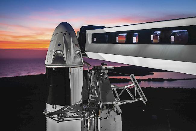 Die Nasa will noch in diesem Jahr erstmals Astronauten mit einer SpaceX-Rakete ins All bringen lassen. 