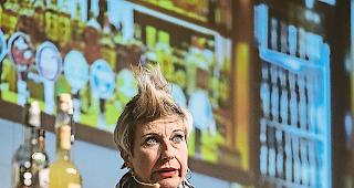 Frauenmund. Bertha ist &laquo;seit zehn Jahren 45 Jahre alt&raquo;, hat M&uuml;he mit dem &Auml;lterwerden, mit ihrem Mann und ihrem Liebhaber.