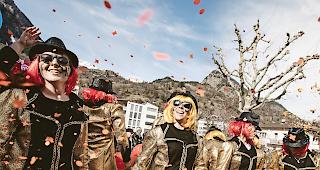Freudig unterwegs. Die Twirling Majoretten Brig begingen ihr 40-Jahr-Jubil&auml;um sehr bewegt und vor viel Volk. 