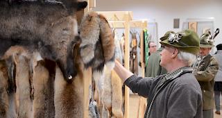 Impressionen vom 40. Oberwalliser Pelzfellmarkt in M&ouml;rel-Filet.