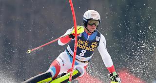 Stark. Ramon Zenh&auml;usern siegt sensationell in Kranjska Gora.