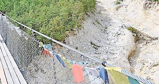 Die Bhutanbr&uuml;cke wird saniert.