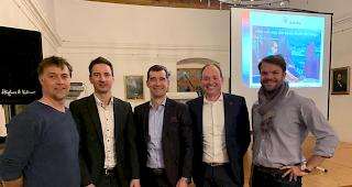 Referat zum Thema &laquo;Ist im Stadtzenturm die Luft raus?&raquo; (v.l.): Michel Roten, Vize-Pr&auml;sident des Gewerbevereins Brig-Glis, Christian Zenz&uuml;nen, Pr&auml;sident des Gewerbevereins Naters, Referent Victor H. Zindel, Marc Willisch, Pr&auml;sident JCI Brig und Nicolas Kuonen, Pr&auml;sident des Gewerbevereins Visp.