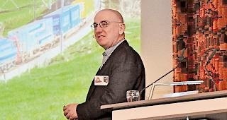 Im Wandel. Sven Flore, CEO der SBB Cargo International AG: &laquo;Die Modelleisenbahnen sind aus den Kinderzimmern verschwunden. Und mit ihnen der Wunsch der Kinder, Lokf&uuml;hrer zu werden.&raquo;