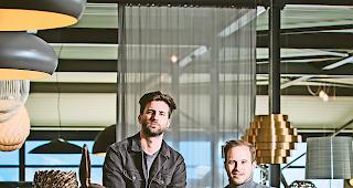 Der Reiz des Kurzlebigen. &laquo;Wir k&ouml;nnen nicht zu lange an einem Ort bleiben&raquo;, sagen die beiden Jungunternehmer Yannick Dumoulin (links) und Emanuel Forny.Foto WB/Alain Amherd