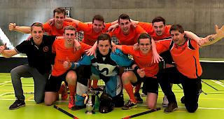 Die Spieler vom UHC Embd Devils (Foto) und des UHC Pfynland lieferten im Cupfinal begeisternden Unihockeysport. In der Verl&auml;ngerung waren es die Embder, die das Golden Goal erzielen und sich zum verdienten Cupsieger kr&ouml;nen konnten.