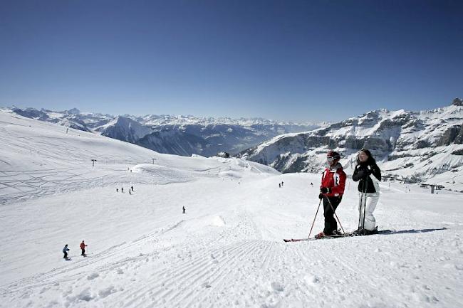 Gondelbahn Flaschen-Rinderhütte wird per 1. April vorzeitig geschlossen. So kann man mit den dringenden Revisionsarbeiten am Getriebe beginnen. Andernfalls könnte sich der Sommerfahrplan verzögern oder sogar der Wintersaisonstart 2019 in Gefahr sein.