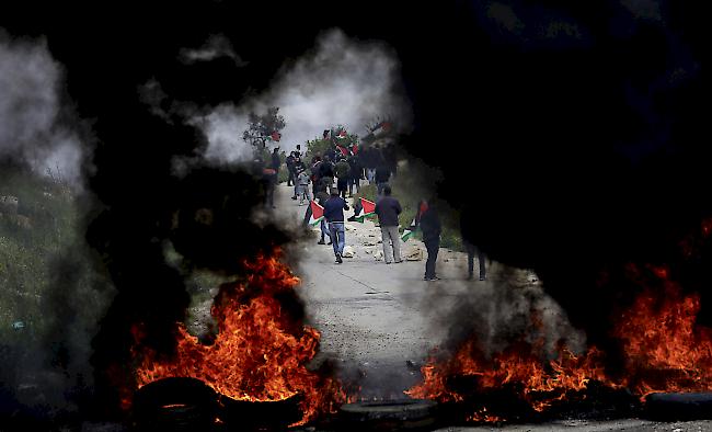 Konflikt. Am heutigen Samstag jährt sich der Beginn der Demonstrationen am Grenzzaun, bei denen es häufig zu gewaltsamen Auseinandersetzungen mit israelischen Soldaten kam.